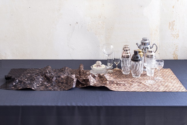 Wooden Textiles als tafelkleed.