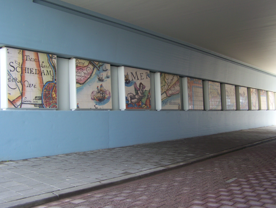 Spoorviaduct Schiedam verfraaid met tegeltableaus 