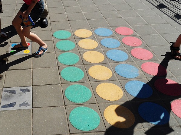 Pimeur e-tegels op schoolplein Deventer