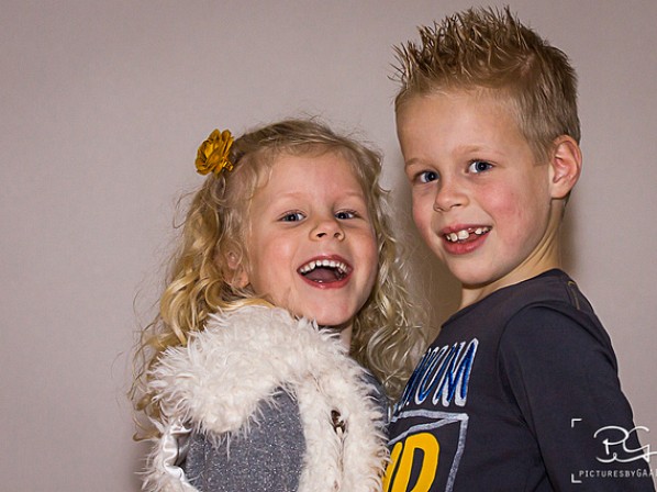 Kinderen blij door speelgoed, spelen en sport